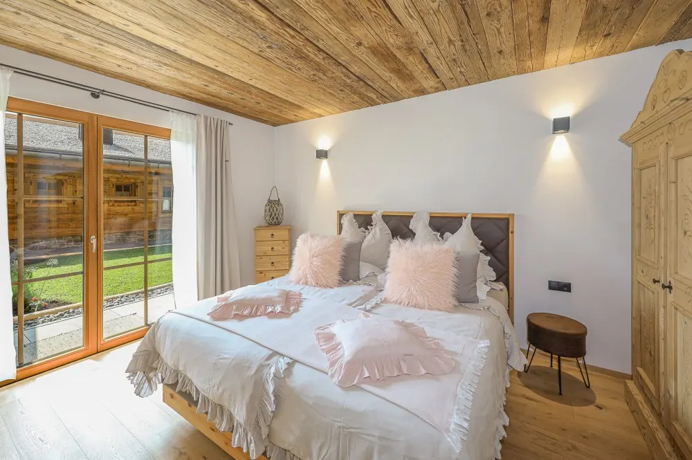 KITZIMMO-Zwei Luxuschalets mit Panoramablick in Top-Ruhelage kaufen - Immobilien Steinberg Tirol.