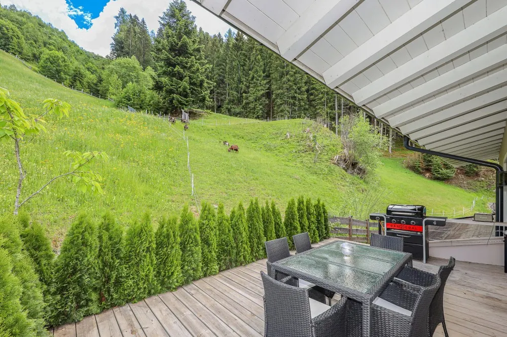 KITZIMMO-Hochwertiges Zweifamilienhaus in unverbaubarer Aussichtslage kaufen - Immobilien Hollersbach.