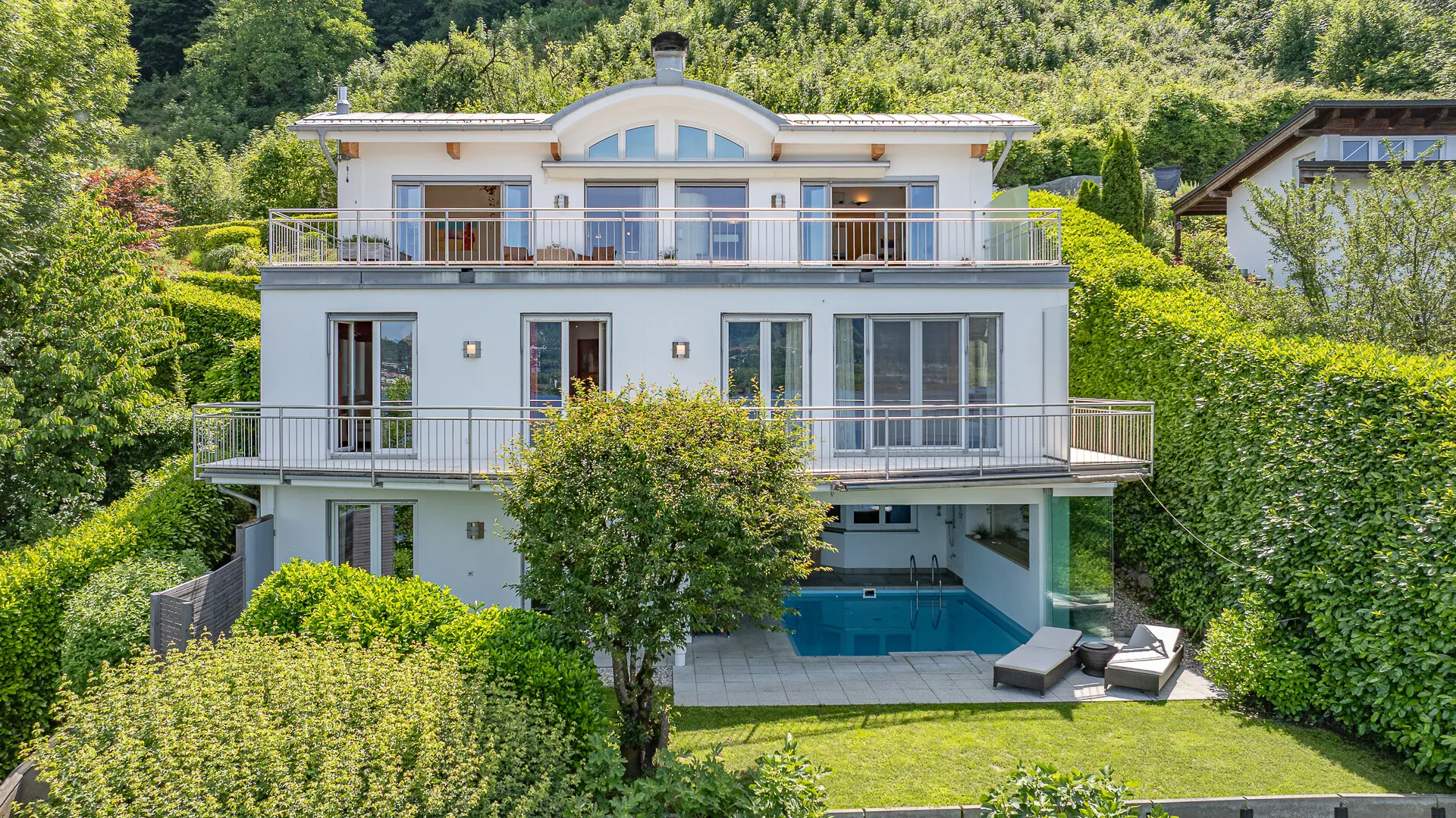 KITZIMMO-Exklusive Villa mit Pool am Traunsee kaufen - Immobilien Gmunden.